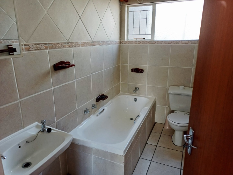3 Bedroom Property for Sale in Langenhovenpark Free State